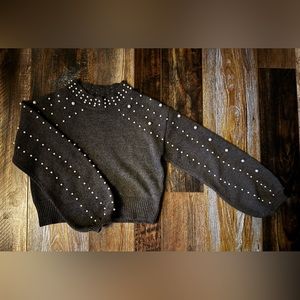 Cropped sweater with faux pearls